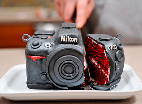 Click for more great image of this camera cake!