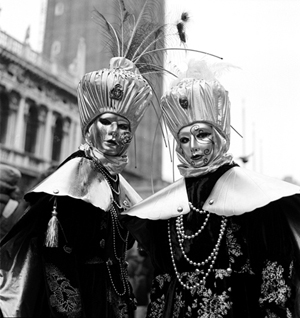 Two Figures by Stephan Brigidi