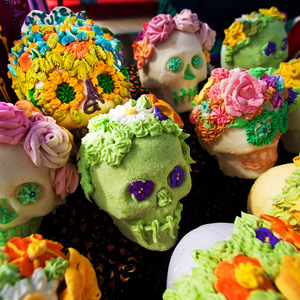 Learn more about the Day of the Dead exhibit at Las Laguna Gallery!
